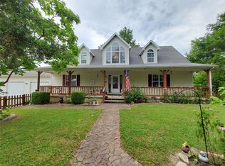 281 Duncan Ave, Sorento, IL 62086