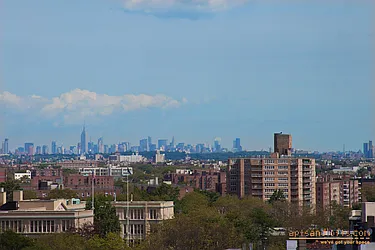 Rented by aptsandlofts.com