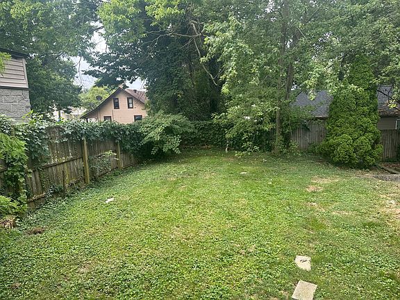 4th image of 845 Georgetown St