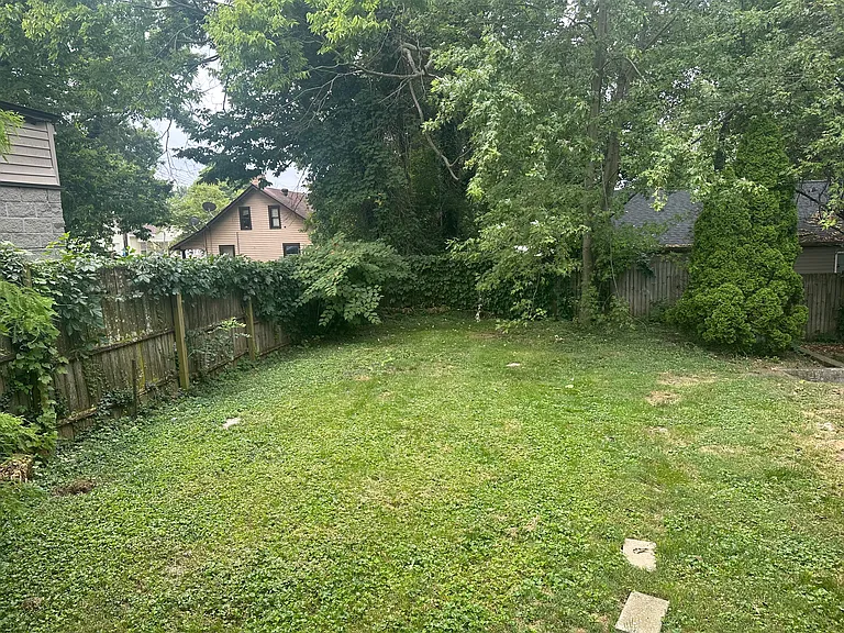 845 Georgetown St — Photo 4