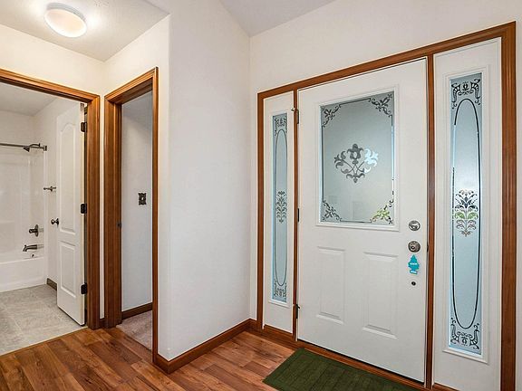 3rd image of 3218 Pickwick Park Ln