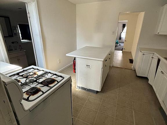 2nd image of 7418 River Rd