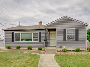 208 E Rockland Rd, Libertyville, IL 60048