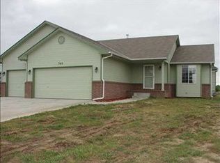 745 E Peach Ave, Haysville, KS 67060