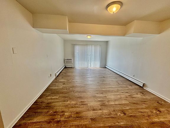 4th image of 504 Saint Johns St #101