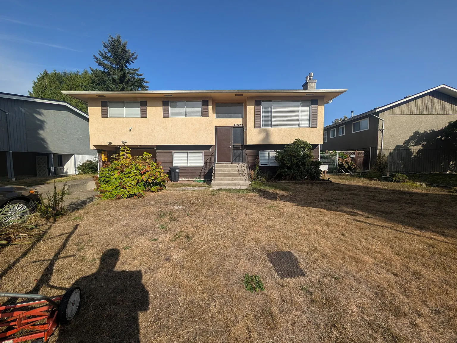 3 bed, 1.0 bath, $2,450 — Photo 1