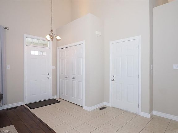 5th image of 559 Springwater Dr