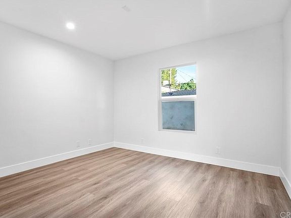 5th image of 16010 Wyandotte St #16012