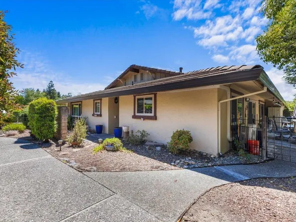 442 Las Casitas Court #A, Santa Rosa, CA 95403