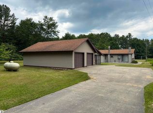4910 Deerfield Dr NE, Kalkaska, MI 49646