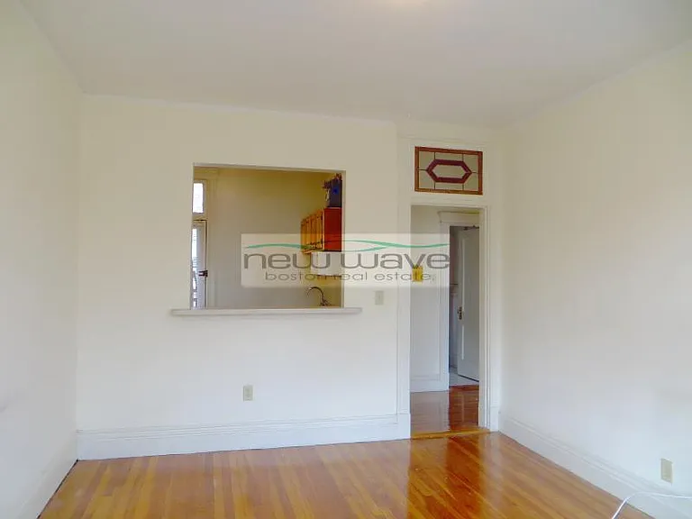 102 Queensberry St #11 — Photo 8