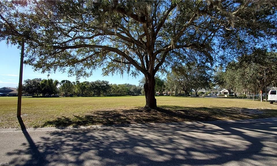 1st image of 11911 Fairway Lakes Dr