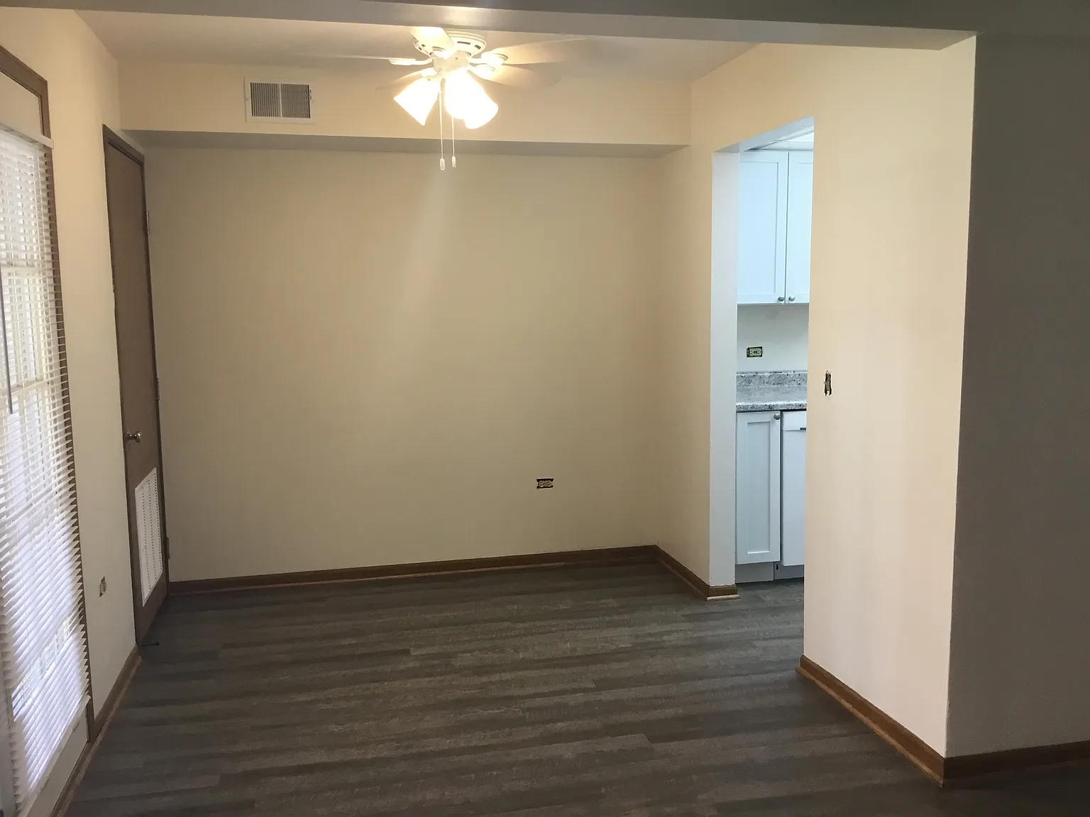 2 bed, 950 sqft, $1,650 — Photo 3