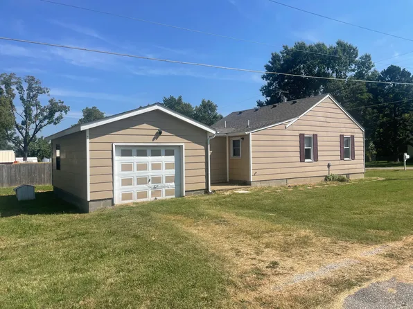 537 S Walnut St, Marshfield, MO 65706