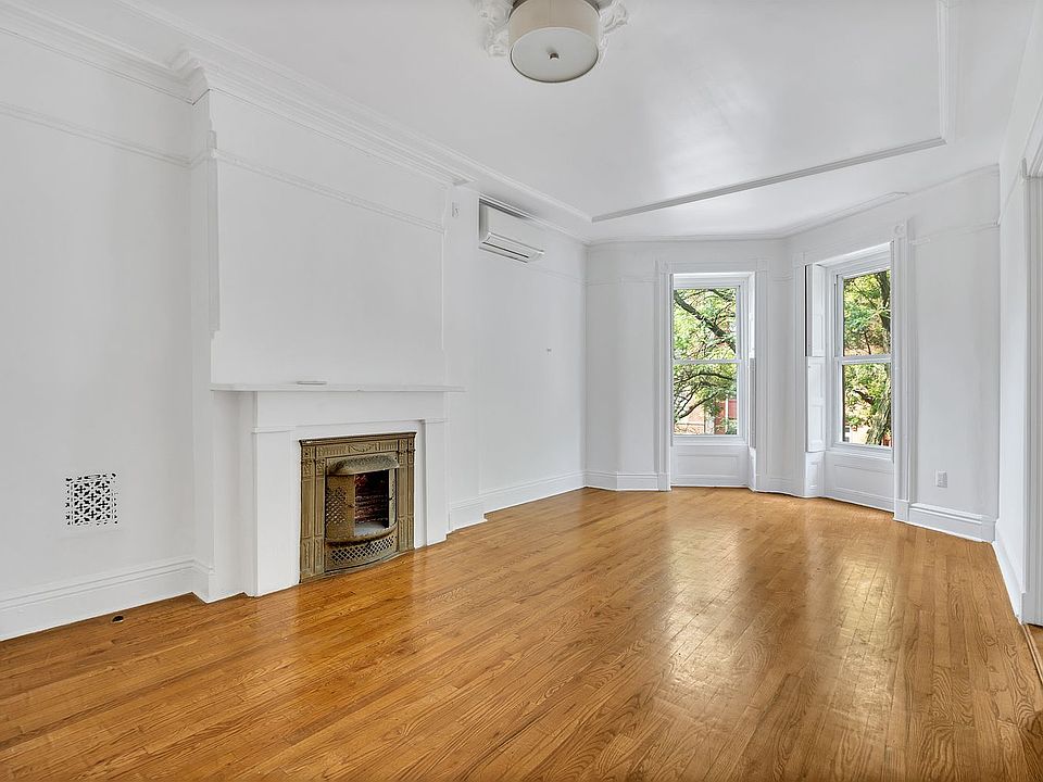 1st image of 278 Clifton Pl #2