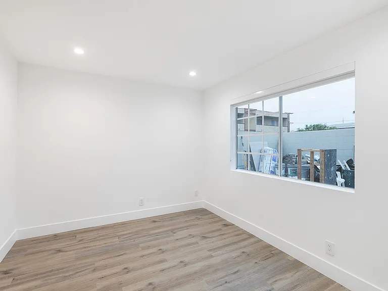 3701 Hughes Ave — Photo 14