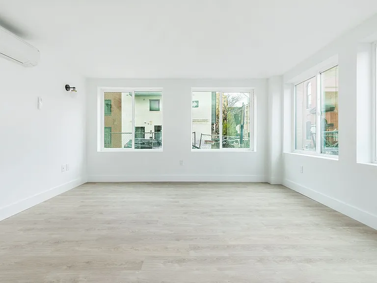 Artist's View 734 S 17th St — Photo 11