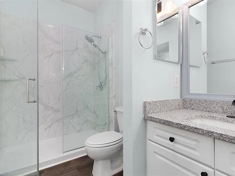 233 Goldenrain Dr #202 — Photo 22