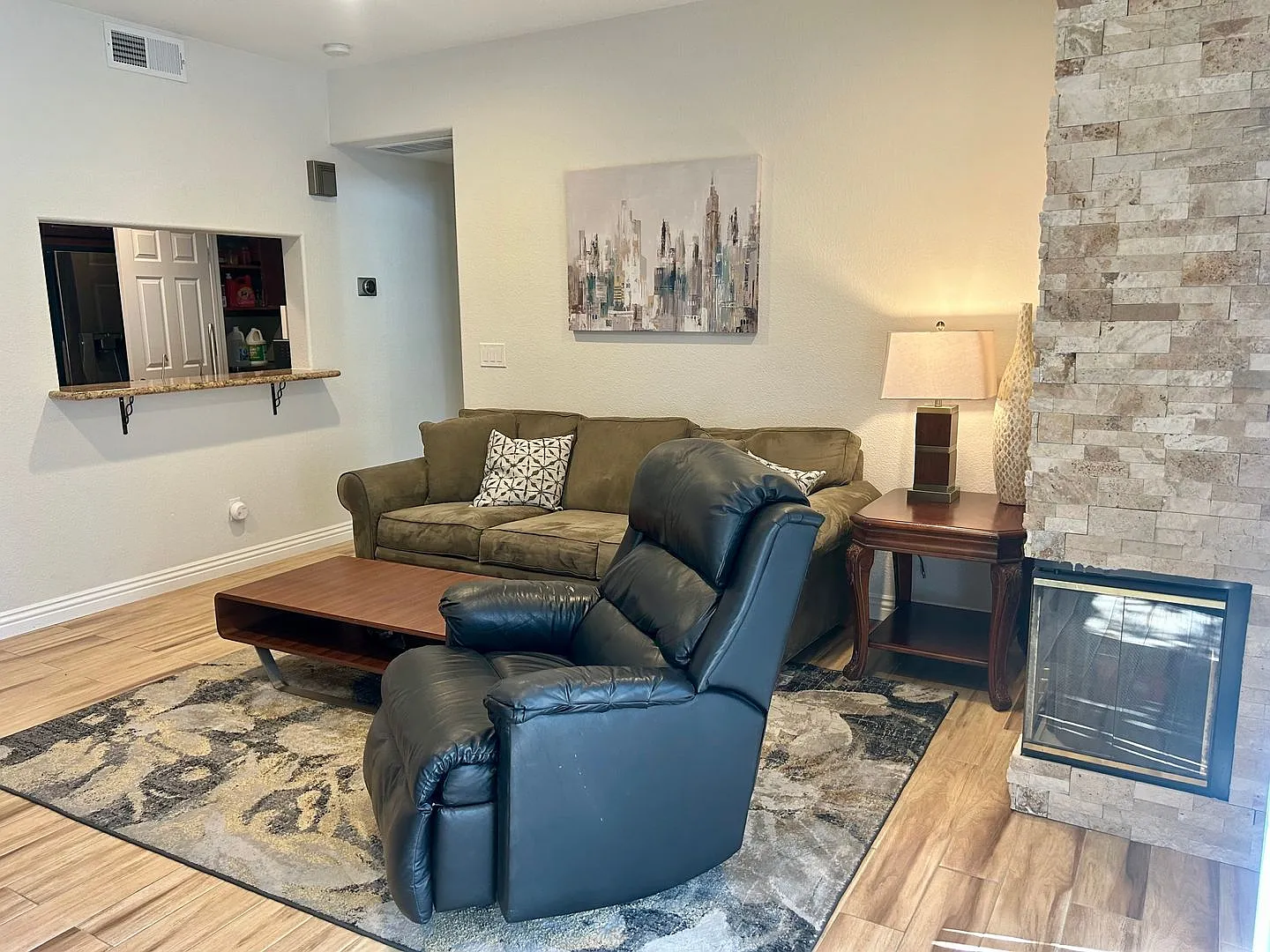 Modern and Convenient Condo Near Almaden Lake — Photo 2