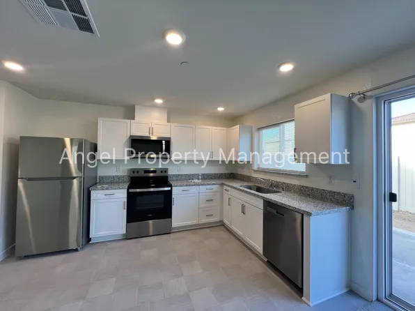 7844 Forestdale Way, Elk Grove, CA 95758