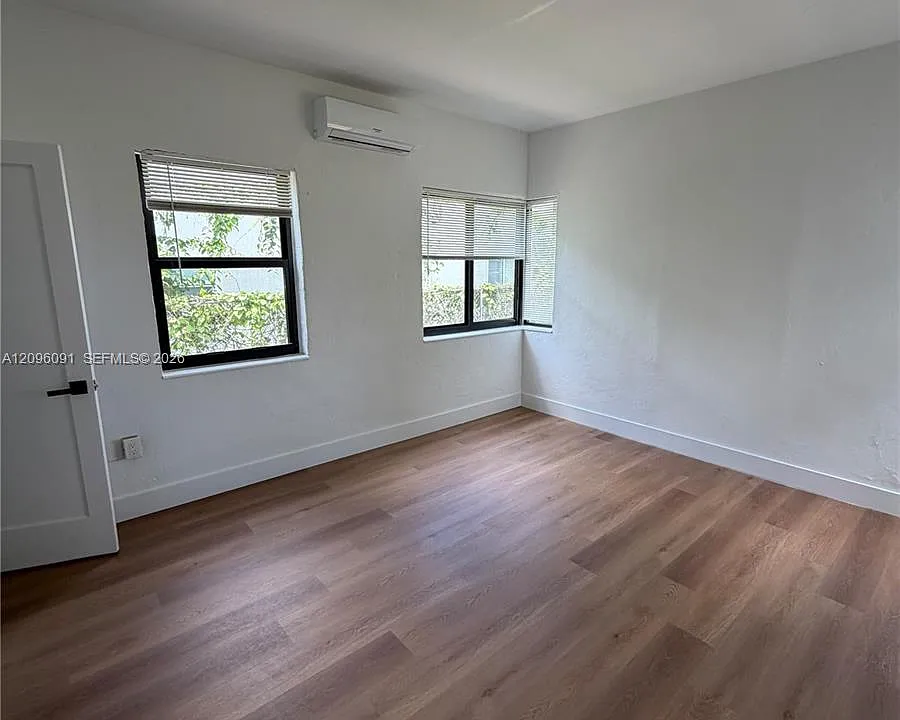 539 NE 82nd Ter #5