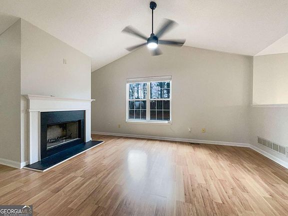 5th image of 17 Cedars Glen Pl