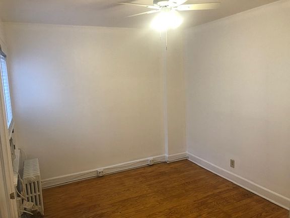 5th image of 534 Crescent Blvd #201