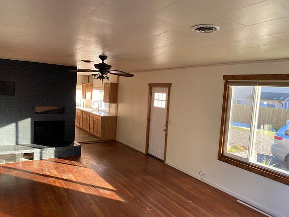 4th image of 2124 Woburn St