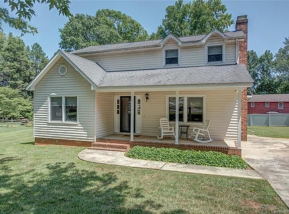 2nd image of 2109 Lampglow Ct