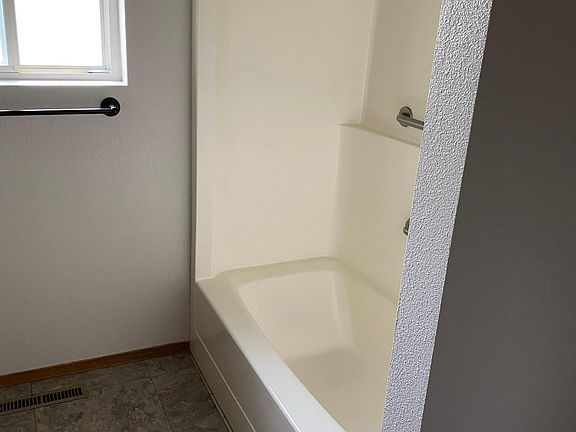 bathtub/shower