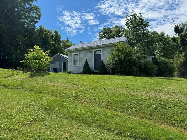 220 5th St, Corry, PA 16407