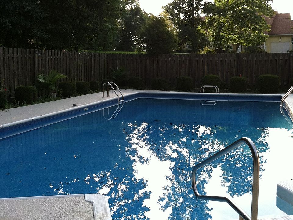 1st image of 229 Dogwood Cir NW