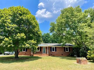 113 Greendale Dr, Mount Holly, NC 28120