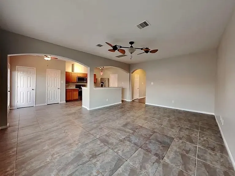 1608 Claremont Garden Cir — Photo 3