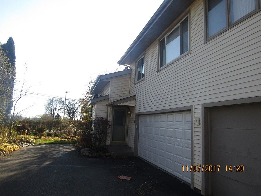 2nd image of 1028 1st St