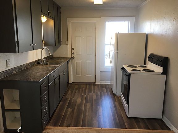 3rd image of 1609 N Park St