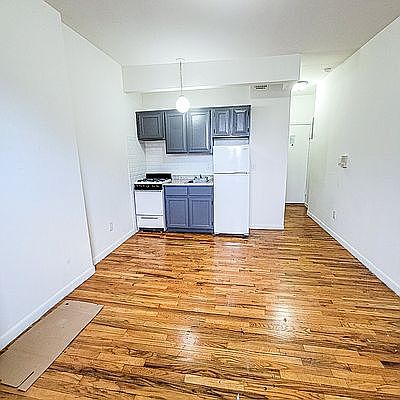 1st image of 2331 1st Ave #4R