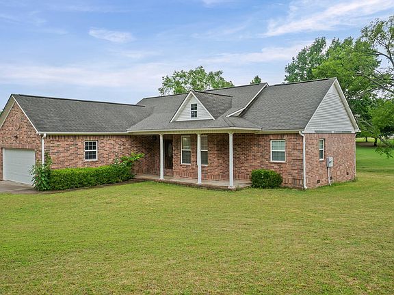 3rd image of 102 Ginger Ct