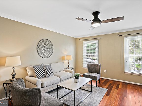 2nd image of 9837 Hickoryhurst Dr