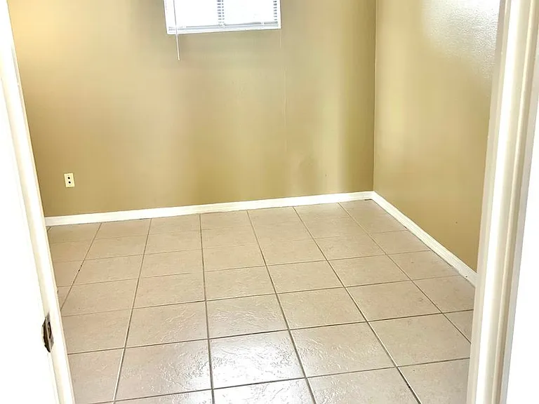 2949 N Covington Dr — Photo 11