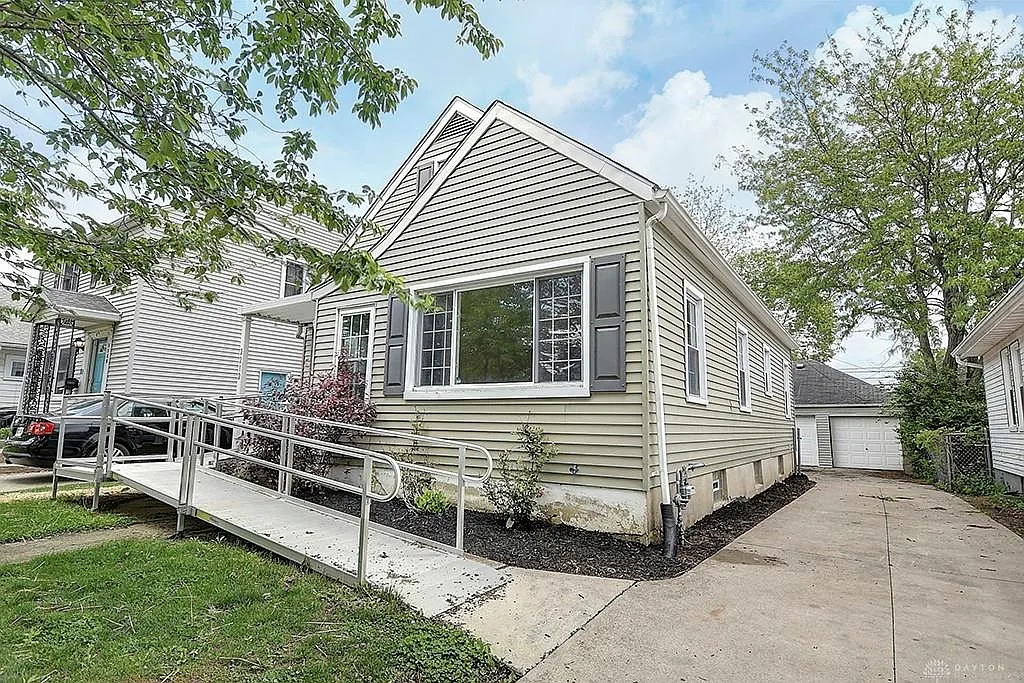 Building Photo - 2212 Fauver Ave