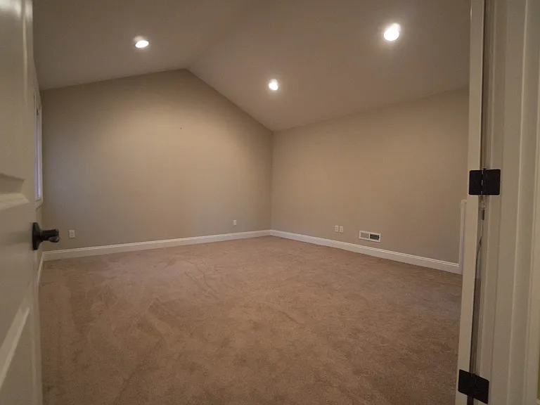 9706 SE Hillcrest Rd — Photo 52