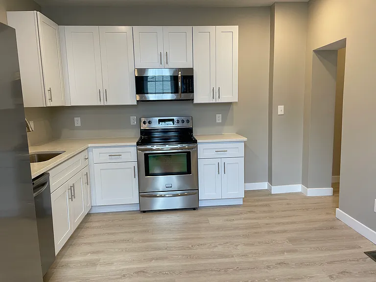 145 Dupont St #1 — Photo 2