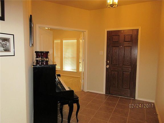 5th image of 1110 Lubbock Ln