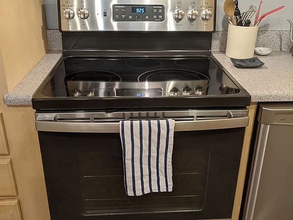 4th image of 2077 Jackson St APT 106