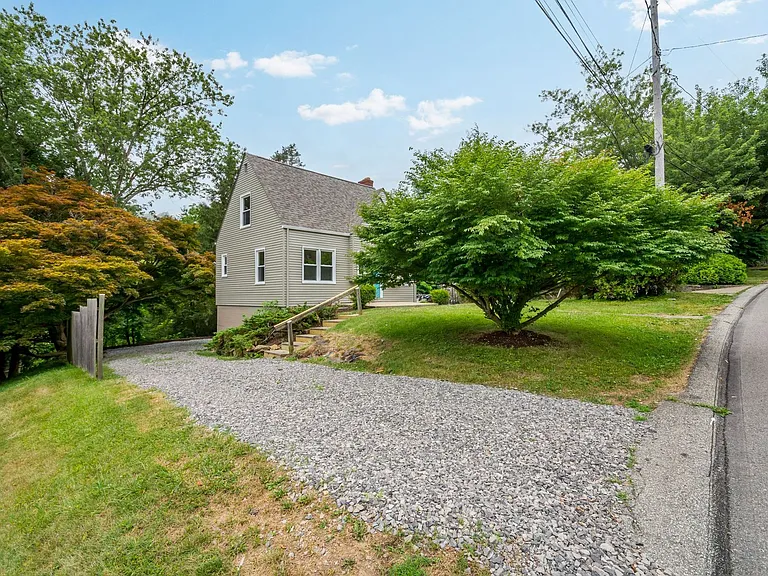 274 Idlewood Rd — Photo 2