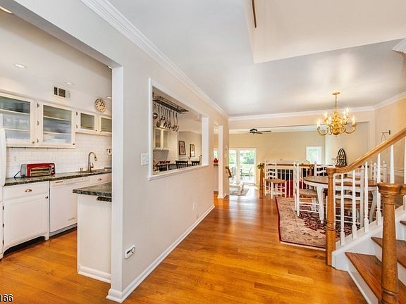 4th image of 39 Chelsea Ct