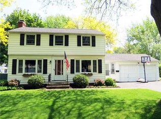 176 Green Meadow Dr, Rochester, NY 14617