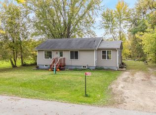 E8609 Mechanic St, New London, WI 54961