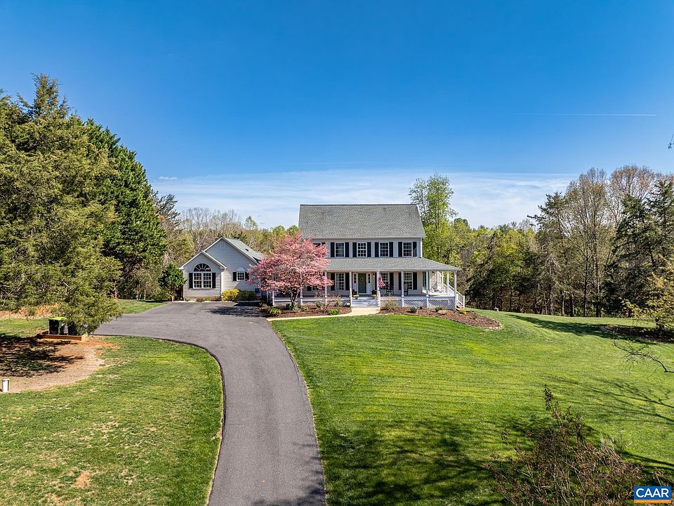 1st image of 715 Windrift Dr